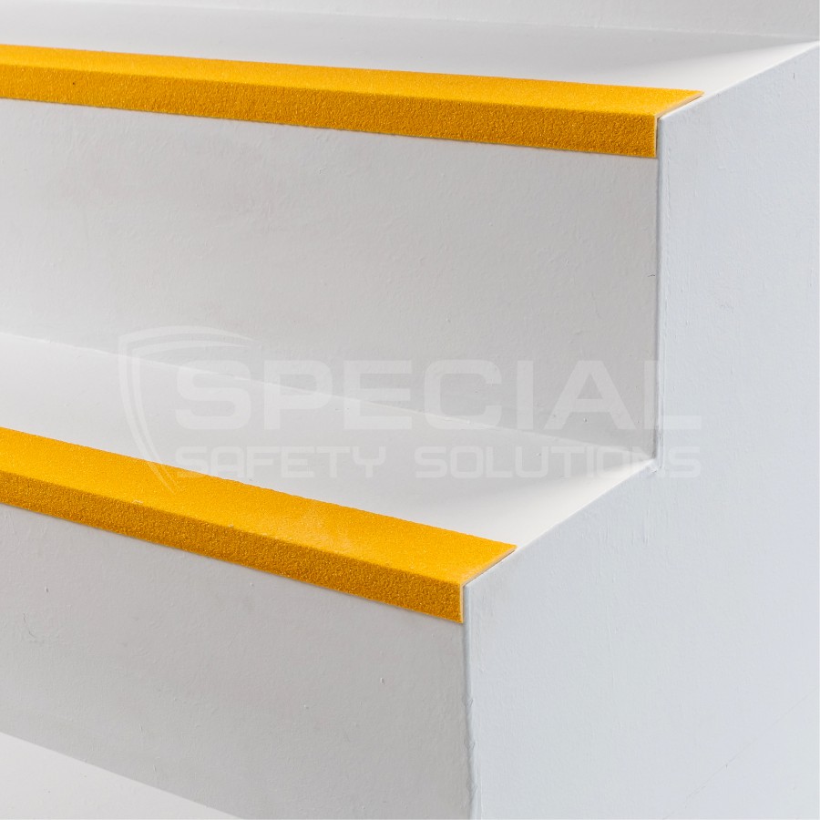 Противоскользящие накладки на ступеньки лестниц Step Guard 70*30мм